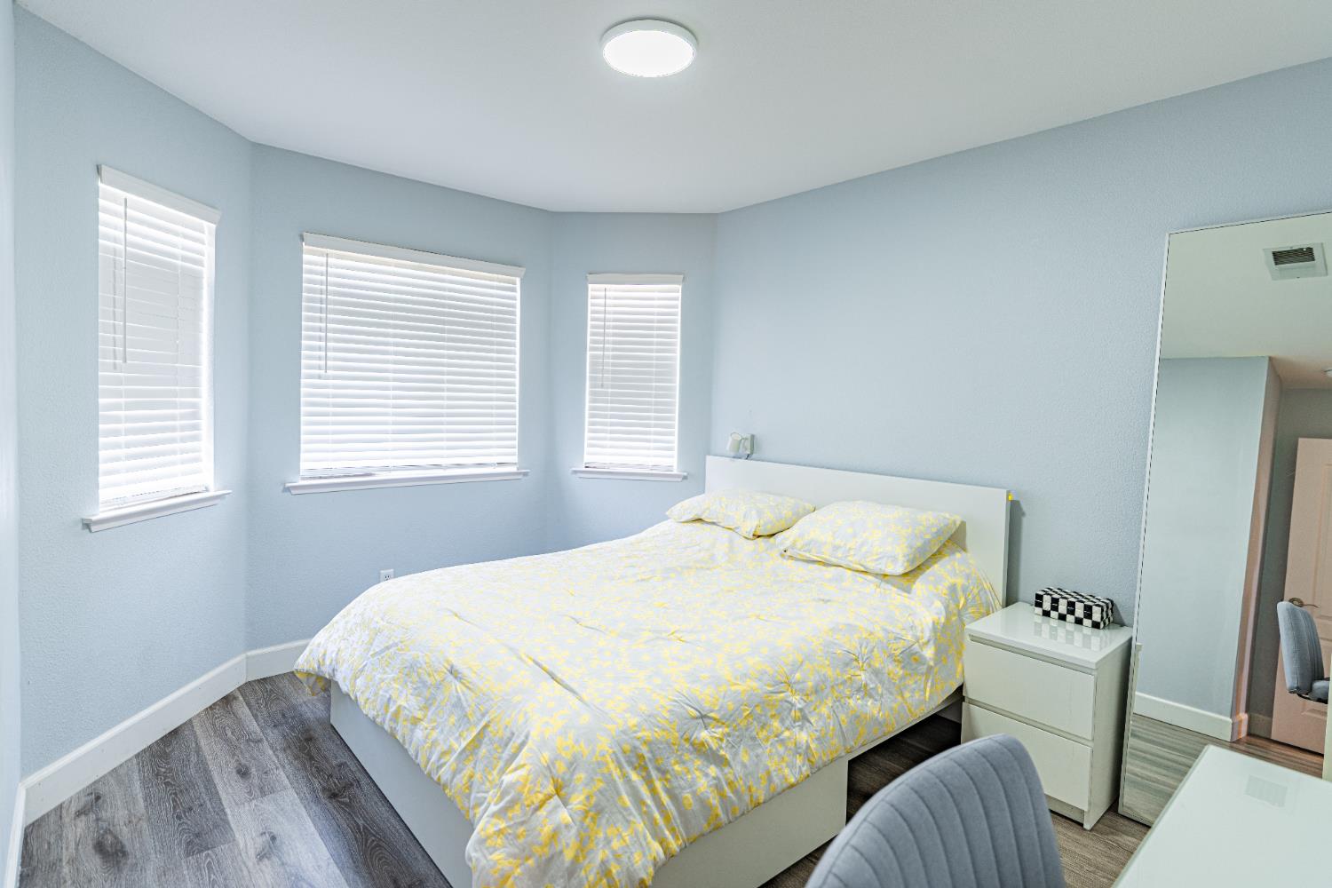 2322 E Revere Rd, Fresno, CA 93720