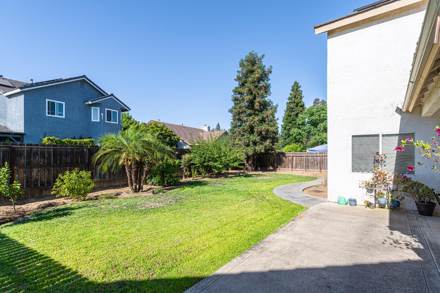 2322 E Revere Rd, Fresno, CA 93720