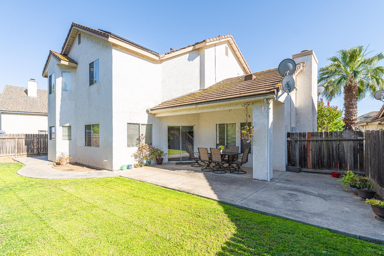 2322 E Revere Rd, Fresno, CA 93720