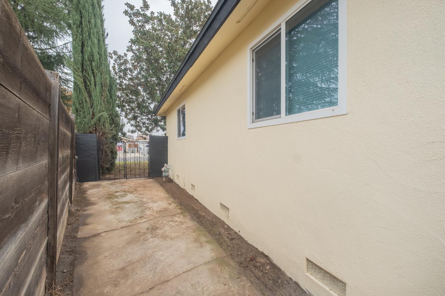 4065 N Eddy Ave, Fresno, CA 93727