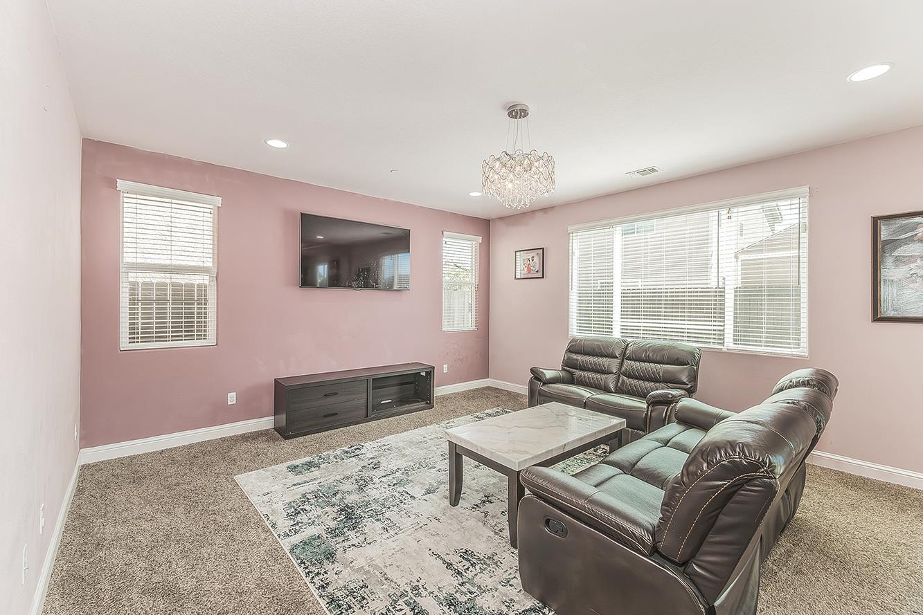 6805 W Fir Ave, Fresno, CA 93722