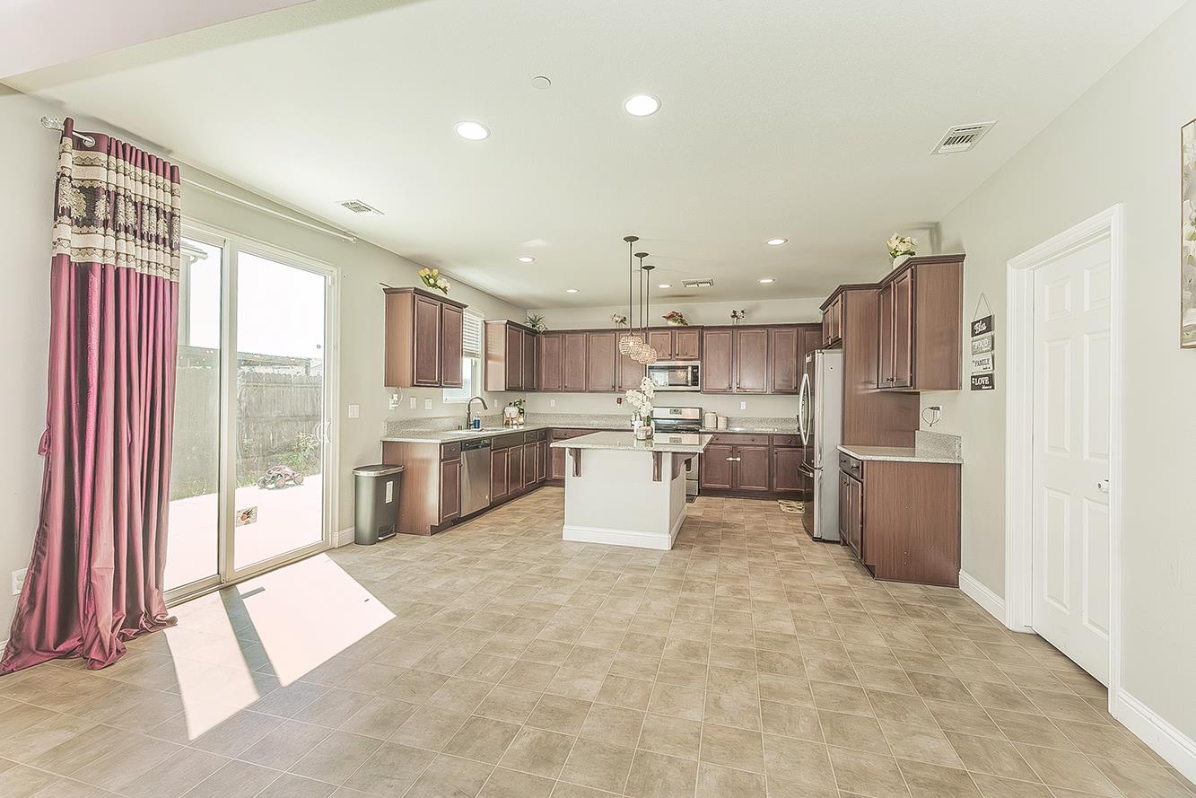 6805 W Fir Ave, Fresno, CA 93722