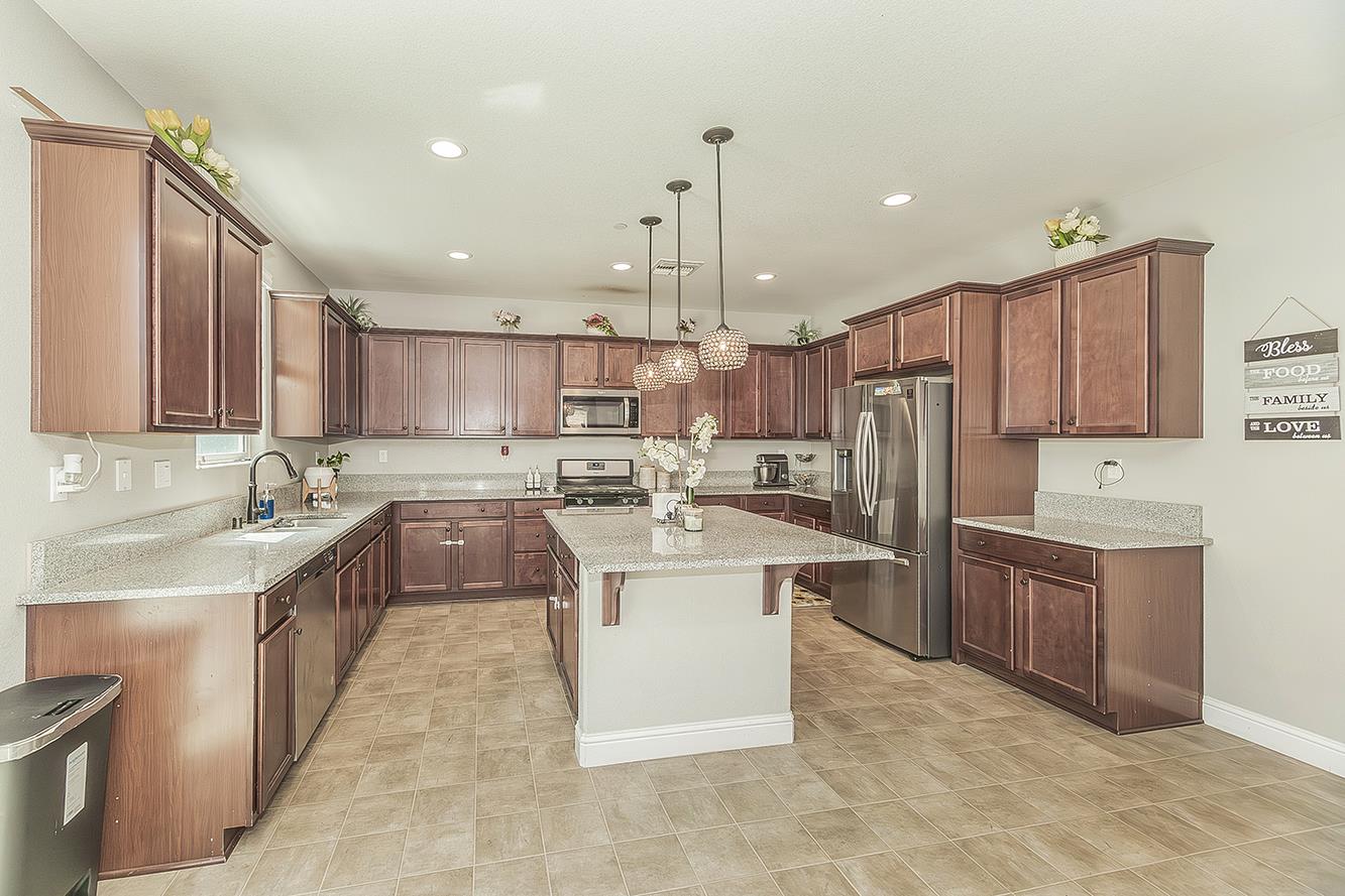 6805 W Fir Ave, Fresno, CA 93722