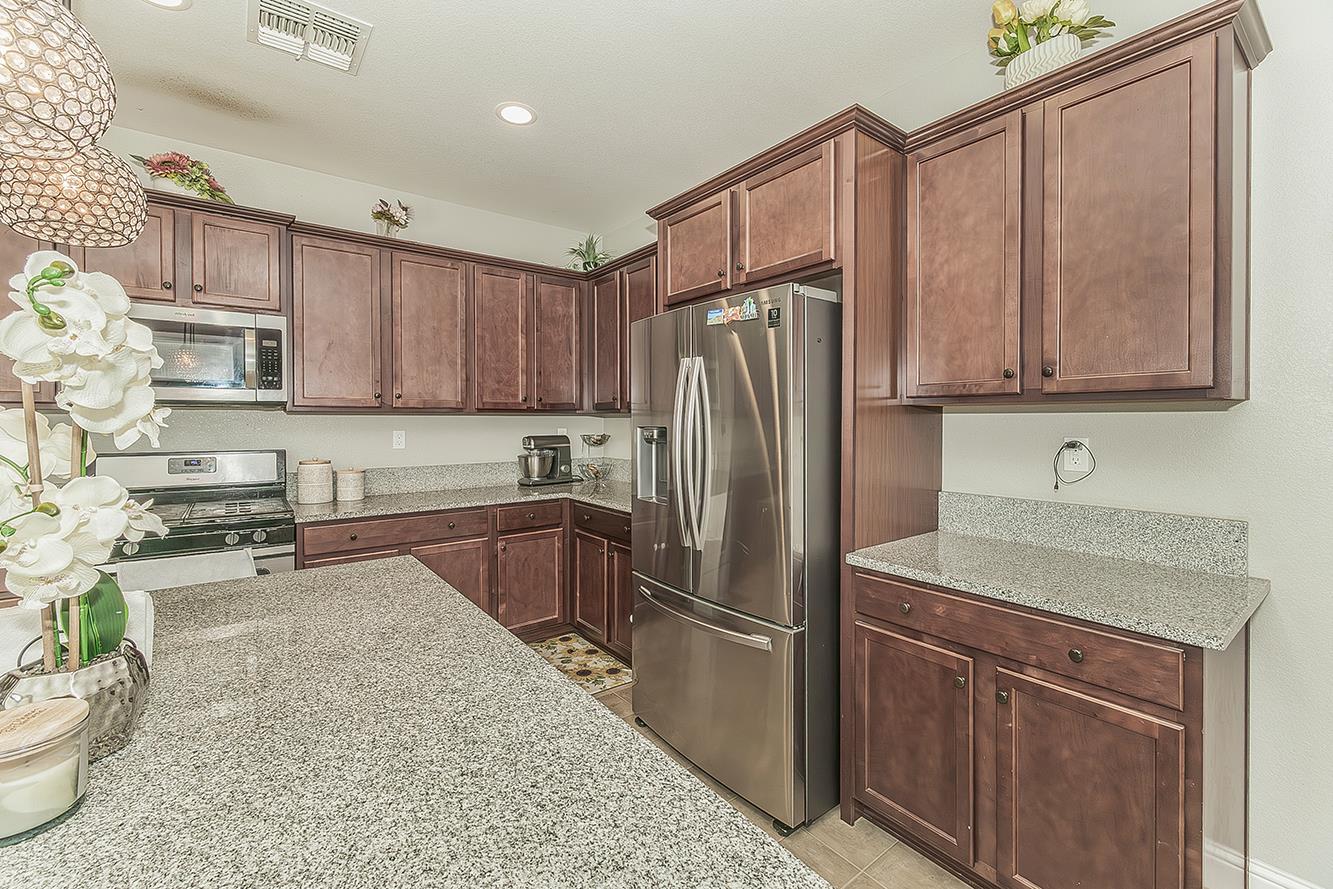 6805 W Fir Ave, Fresno, CA 93722