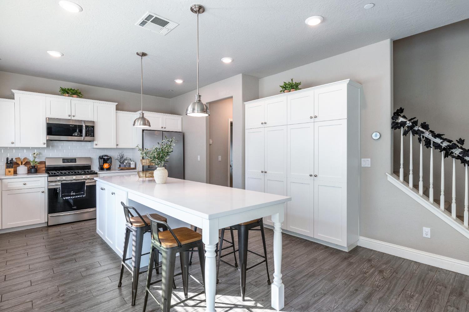 6157 E Garland Ave, Fresno, CA 93727