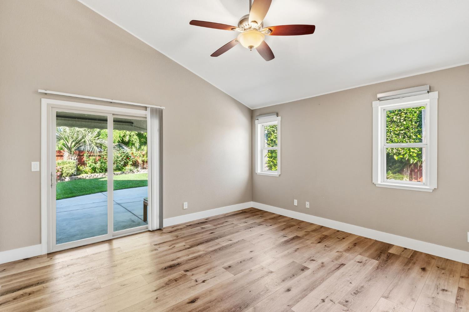 2740 E El Paso Ave, Fresno, CA 93720