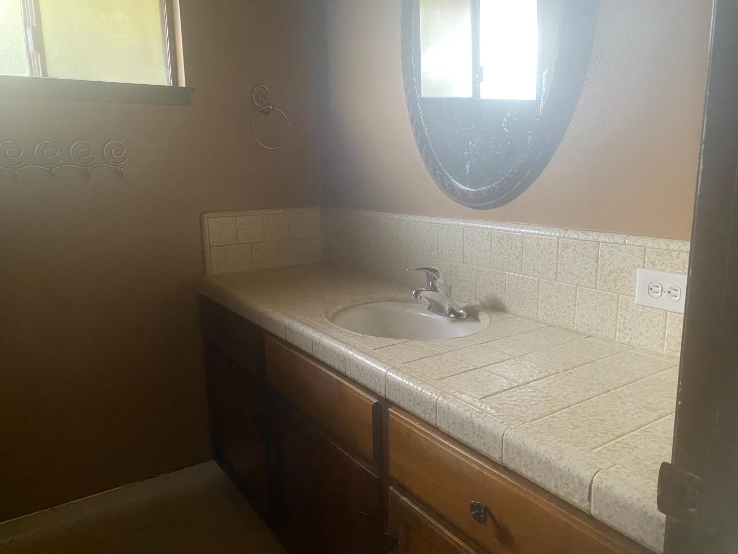 2654 E Warner Ave, Fresno, CA 93710