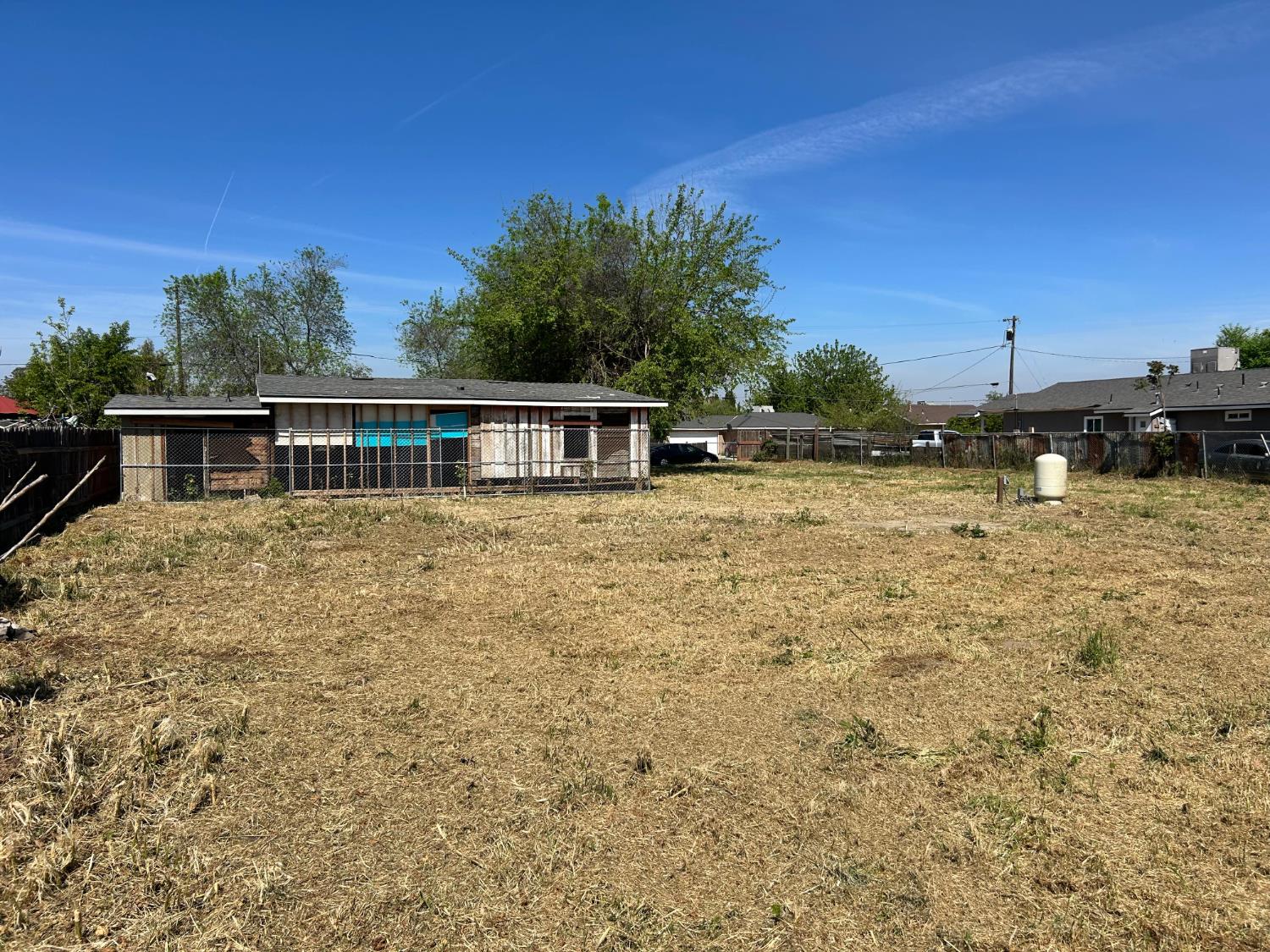 3243 W Beran Way, Fresno, CA 93706