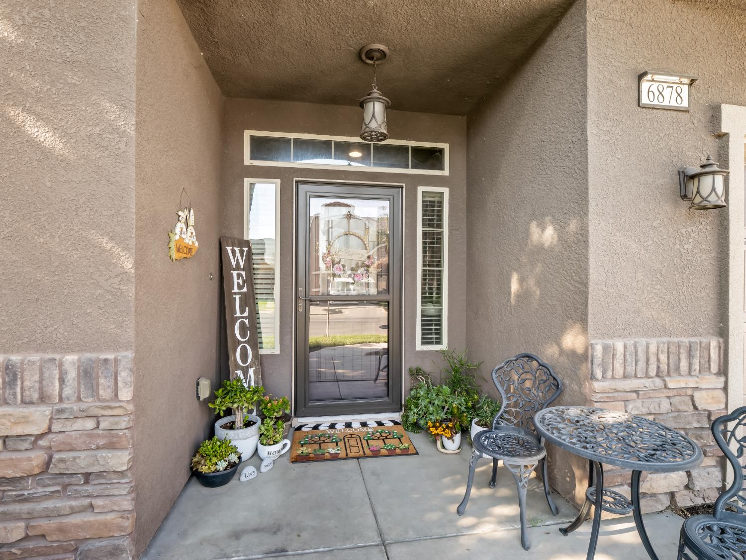 6878 W Alana Dr W, Fresno, CA 93722