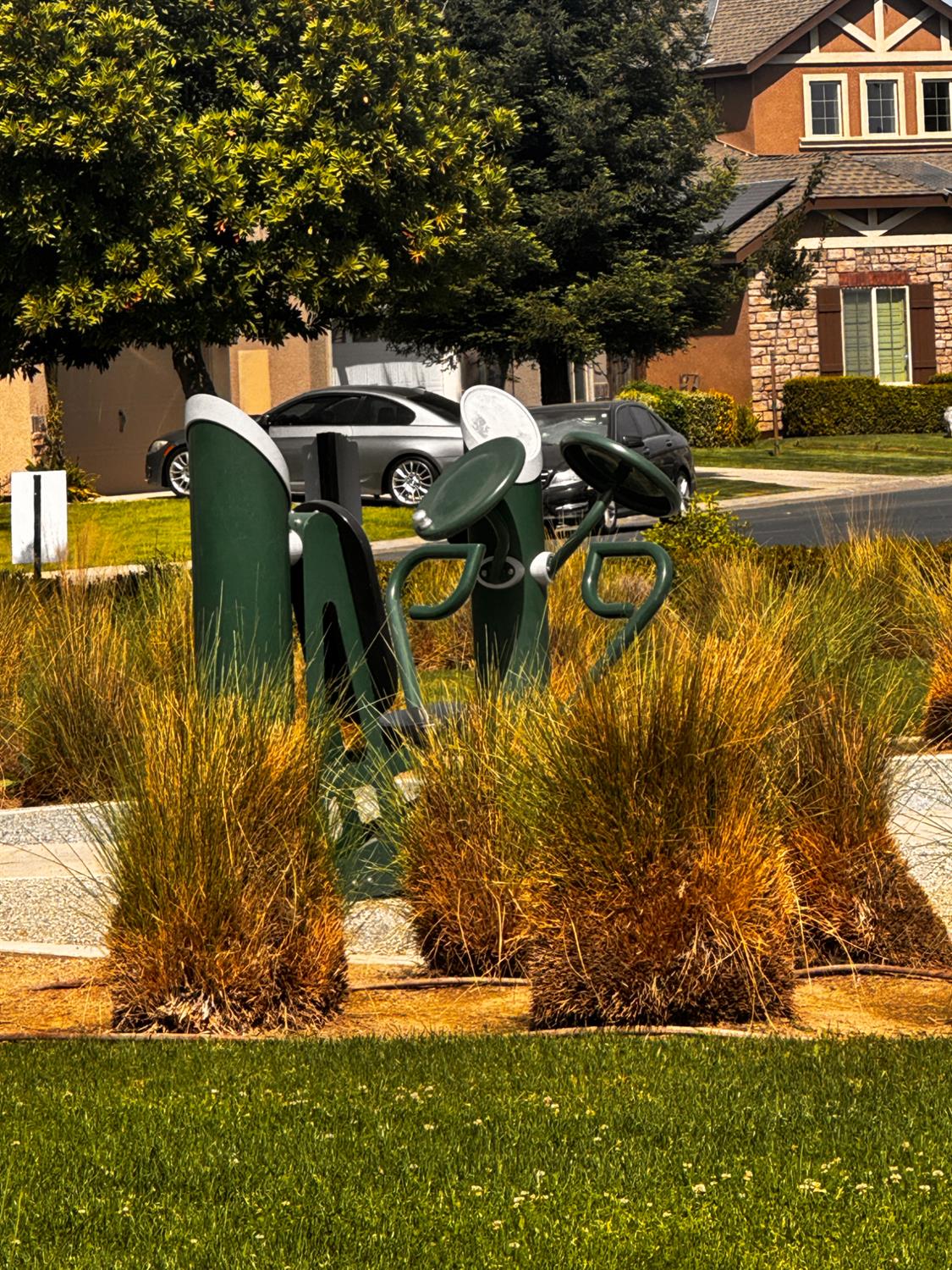 6878 W Alana Dr W, Fresno, CA 93722