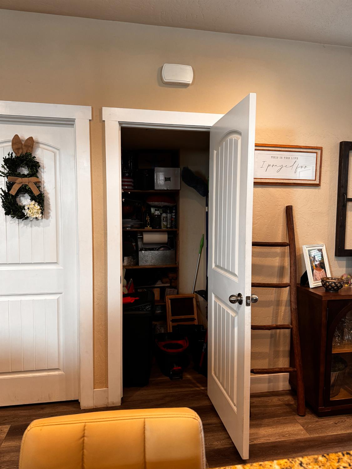 6878 W Alana Dr W, Fresno, CA 93722