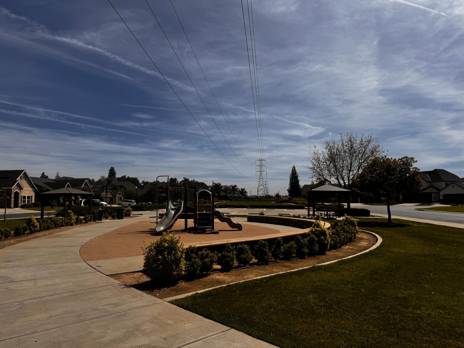 6878 W Alana Dr W, Fresno, CA 93722