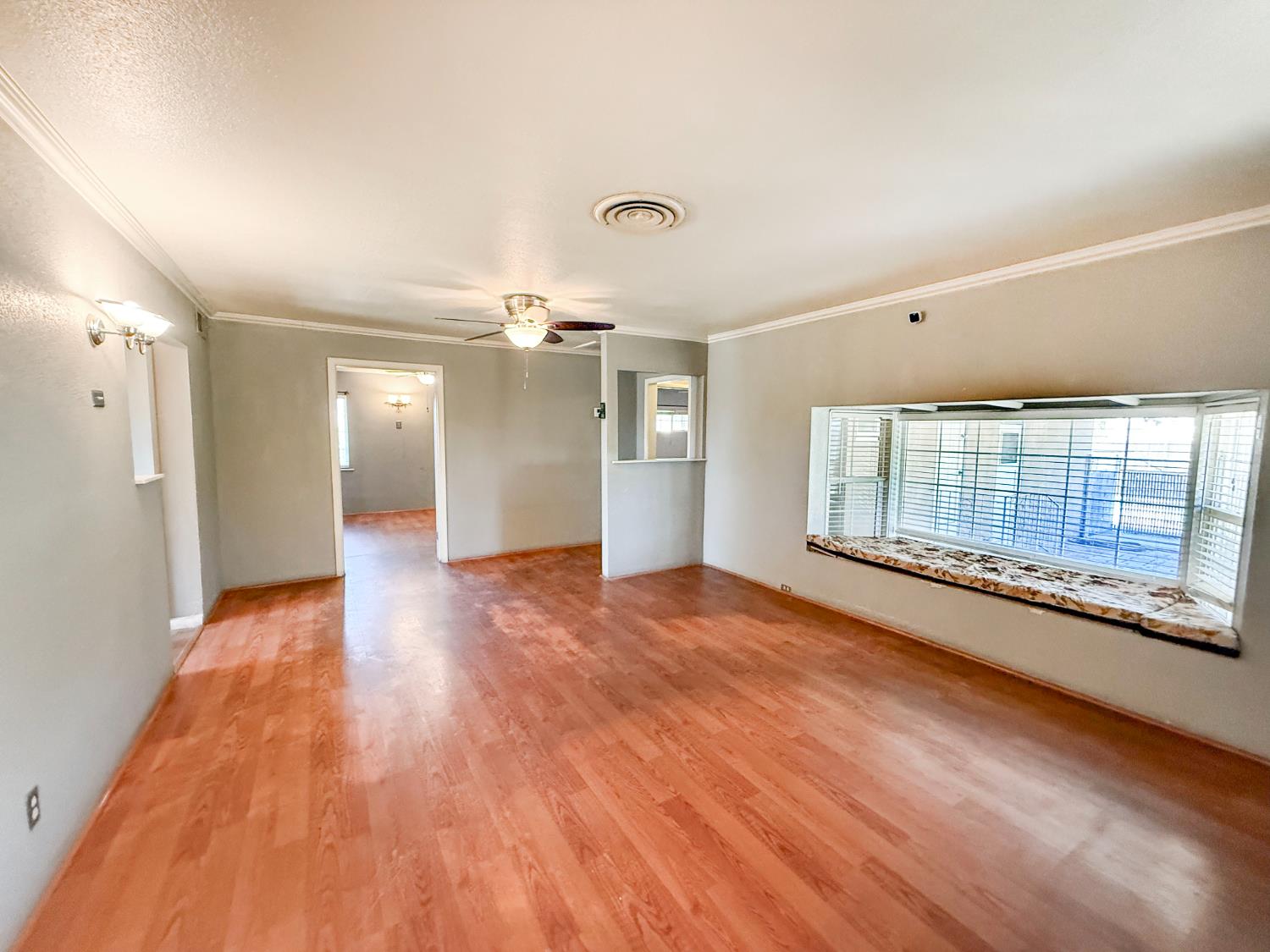 738 N Garden Ave, Fresno, CA 93727