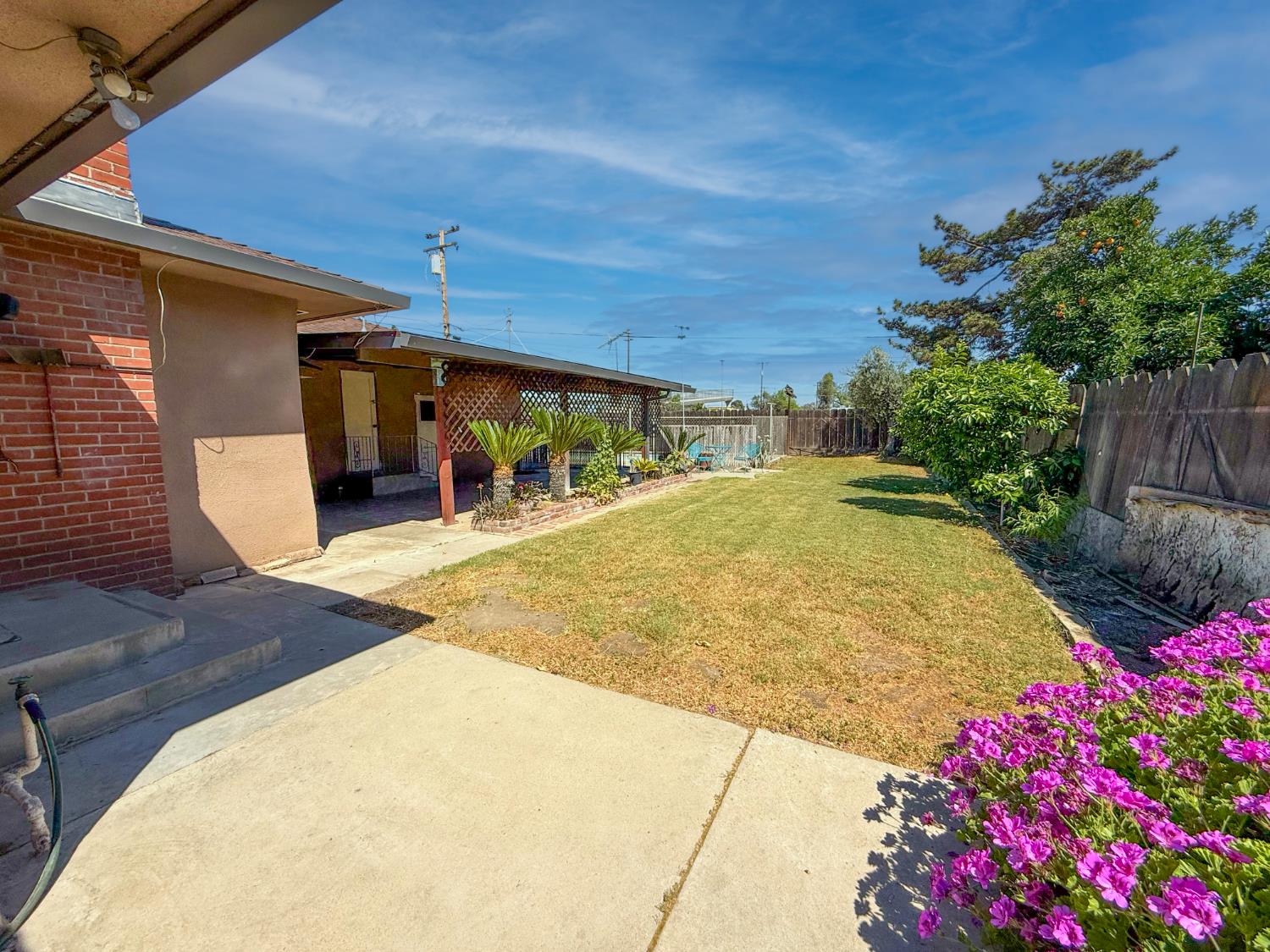 738 N Garden Ave, Fresno, CA 93727