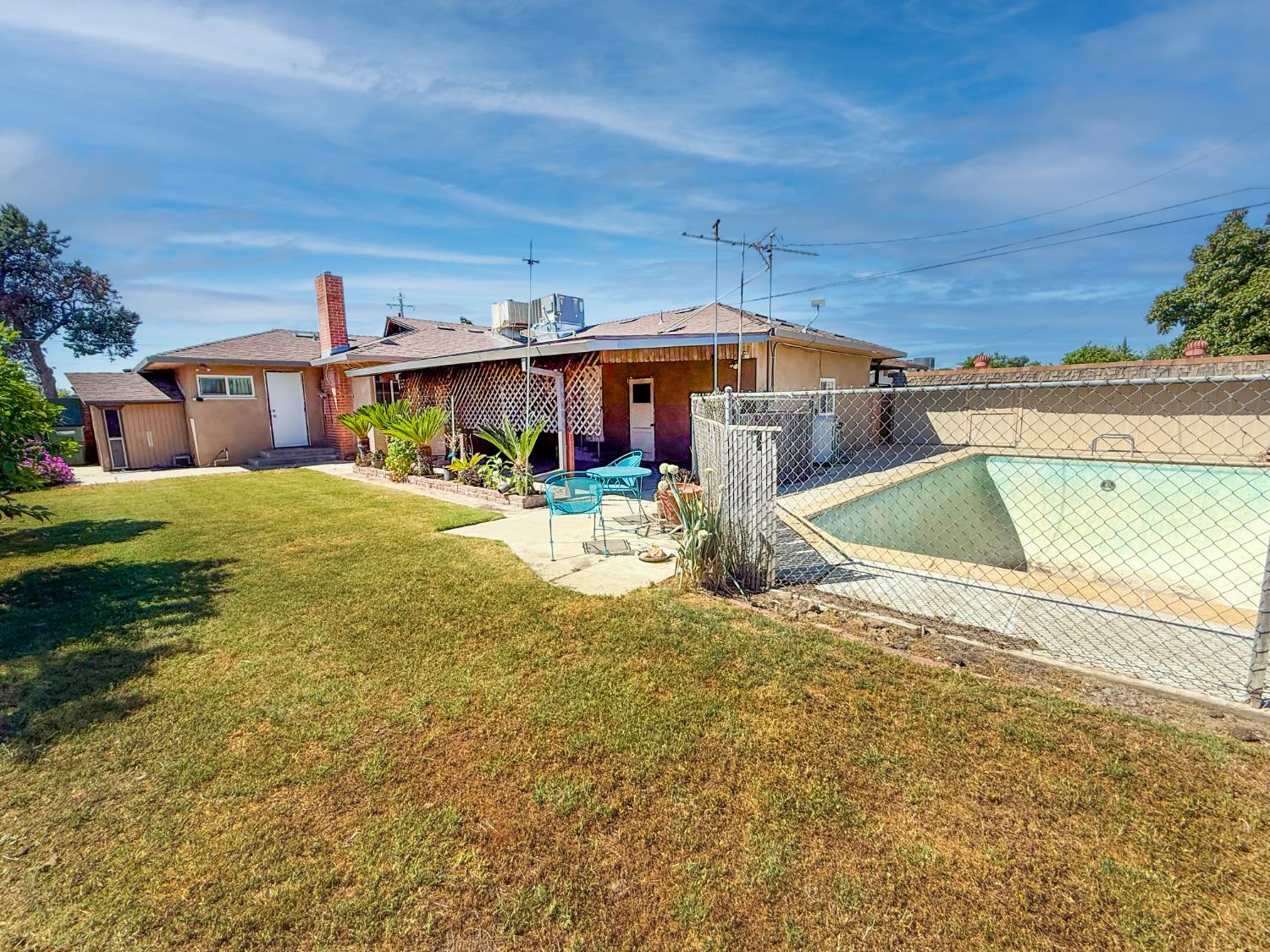 738 N Garden Ave, Fresno, CA 93727