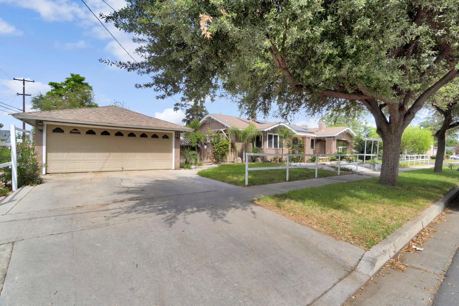 1005 N Fruit Ave, Fresno, CA 93728