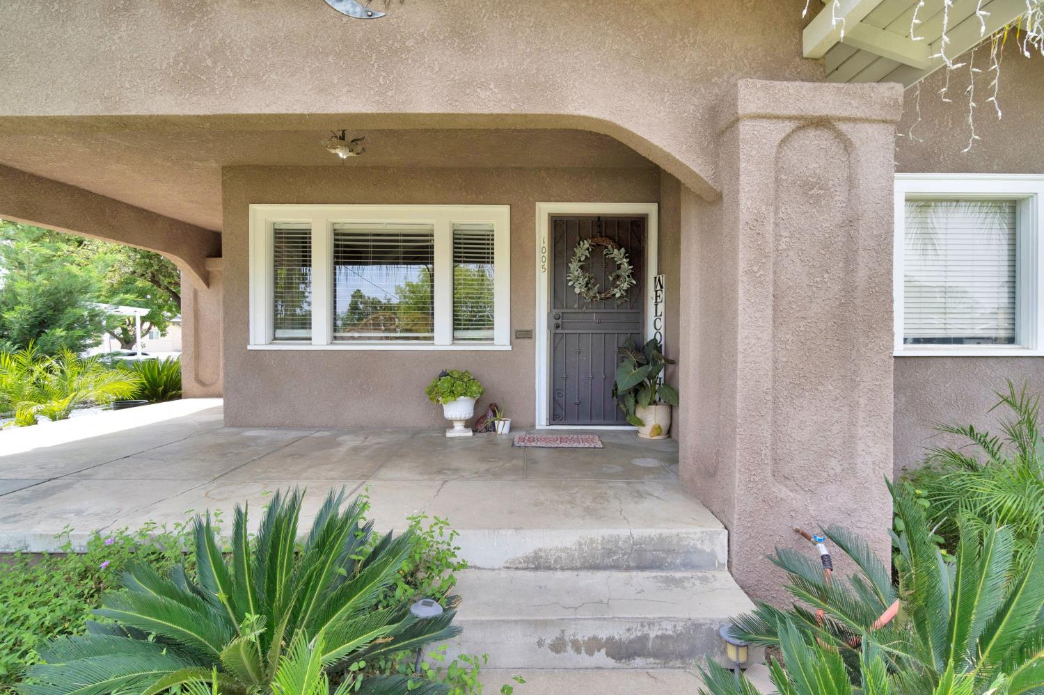 1005 N Fruit Ave, Fresno, CA 93728