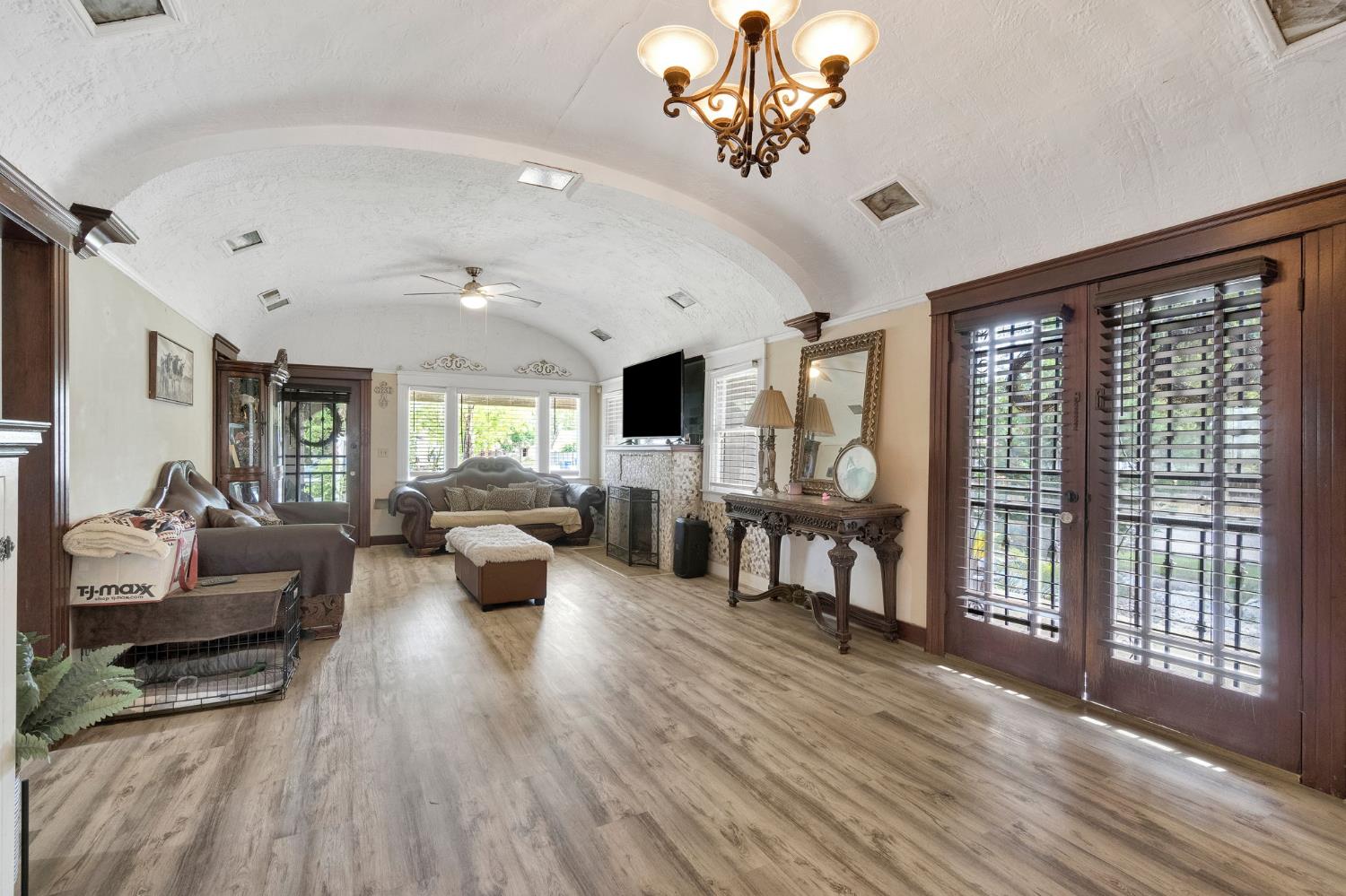 1005 N Fruit Ave, Fresno, CA 93728