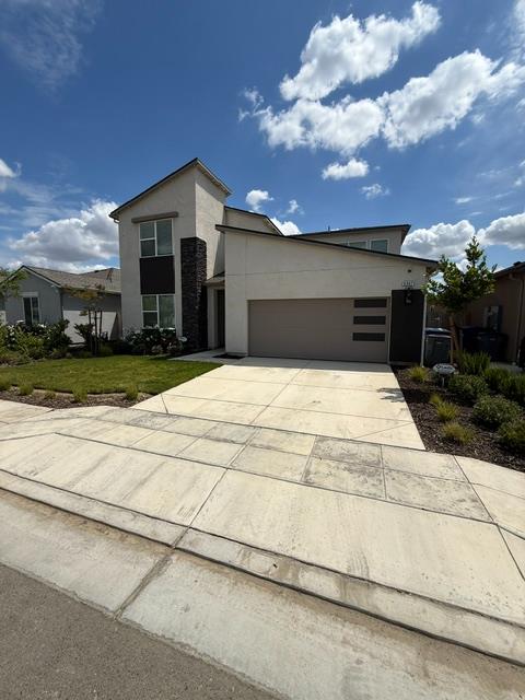 6347 E Adena Ave, Fresno, CA 93727