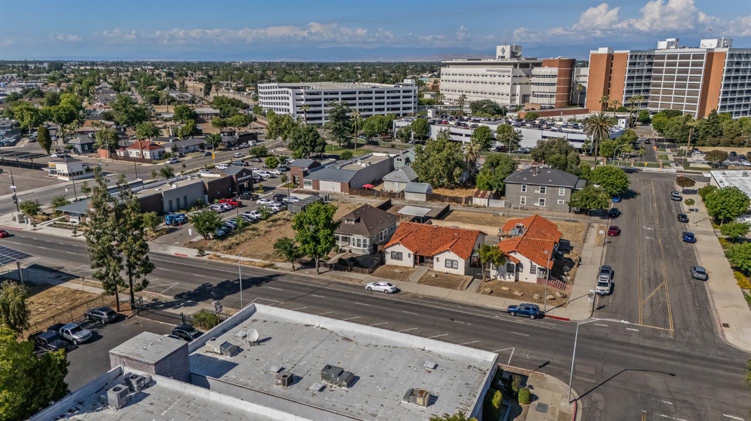 1320 P St, Fresno, CA 93721