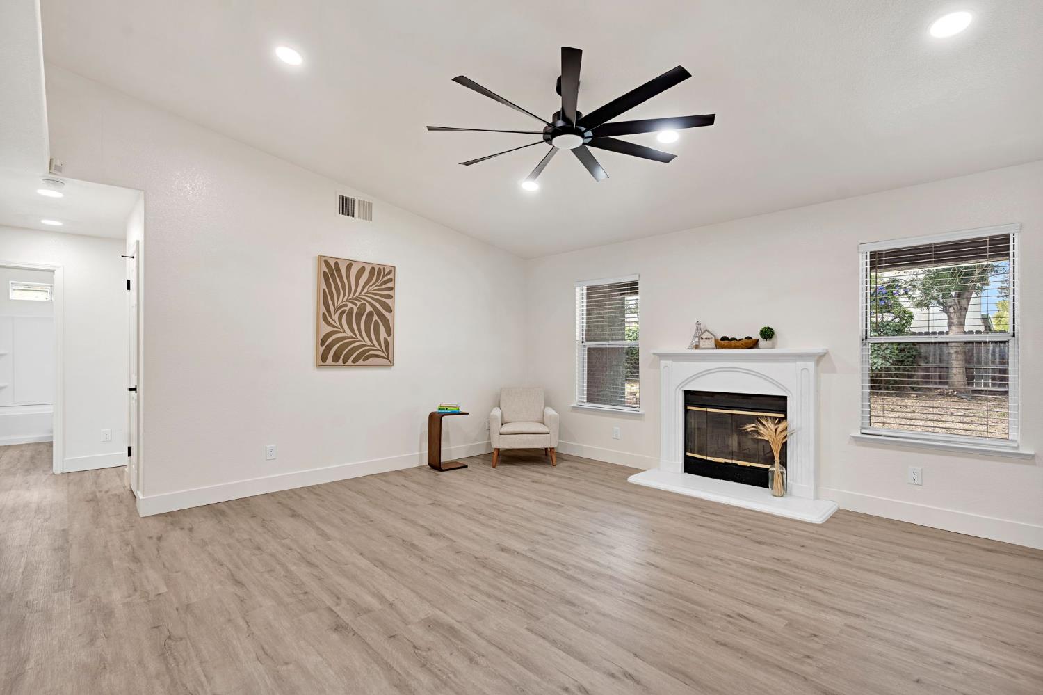 2323 N Milburn Ave, Fresno, CA 93722
