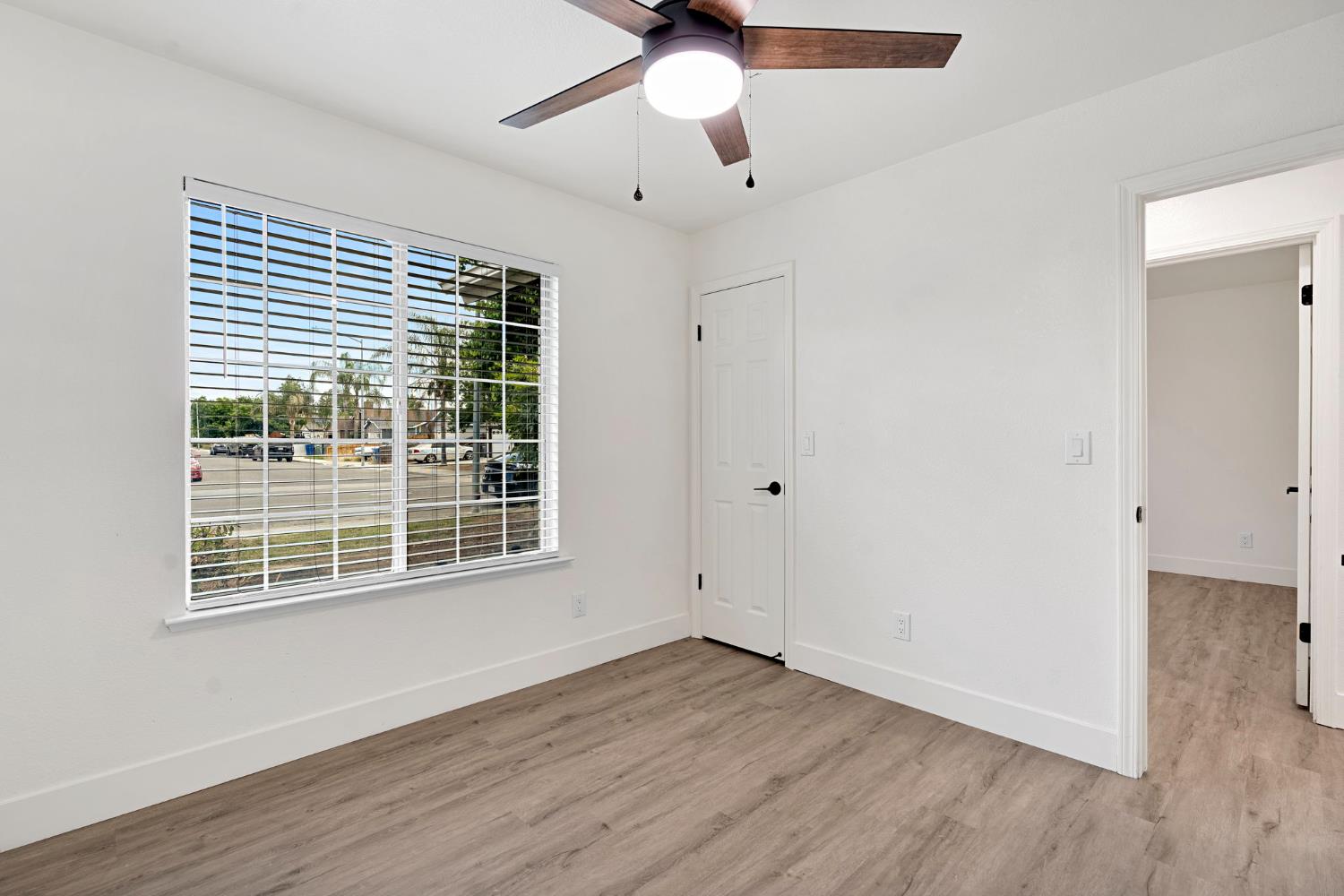 2323 N Milburn Ave, Fresno, CA 93722