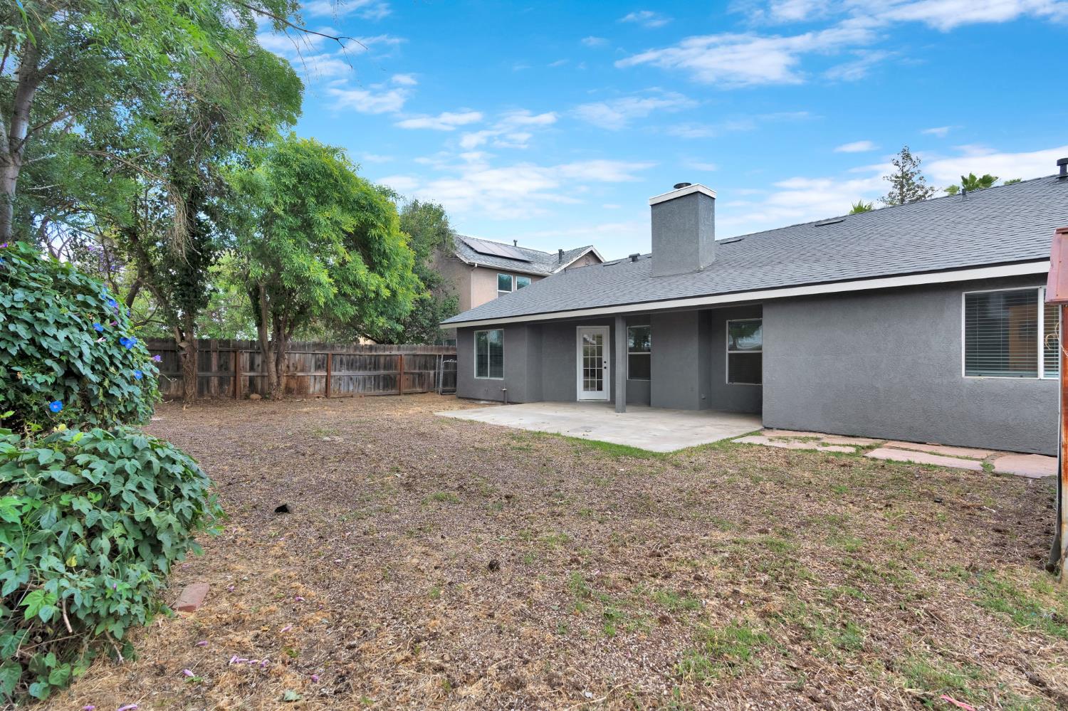2323 N Milburn Ave, Fresno, CA 93722