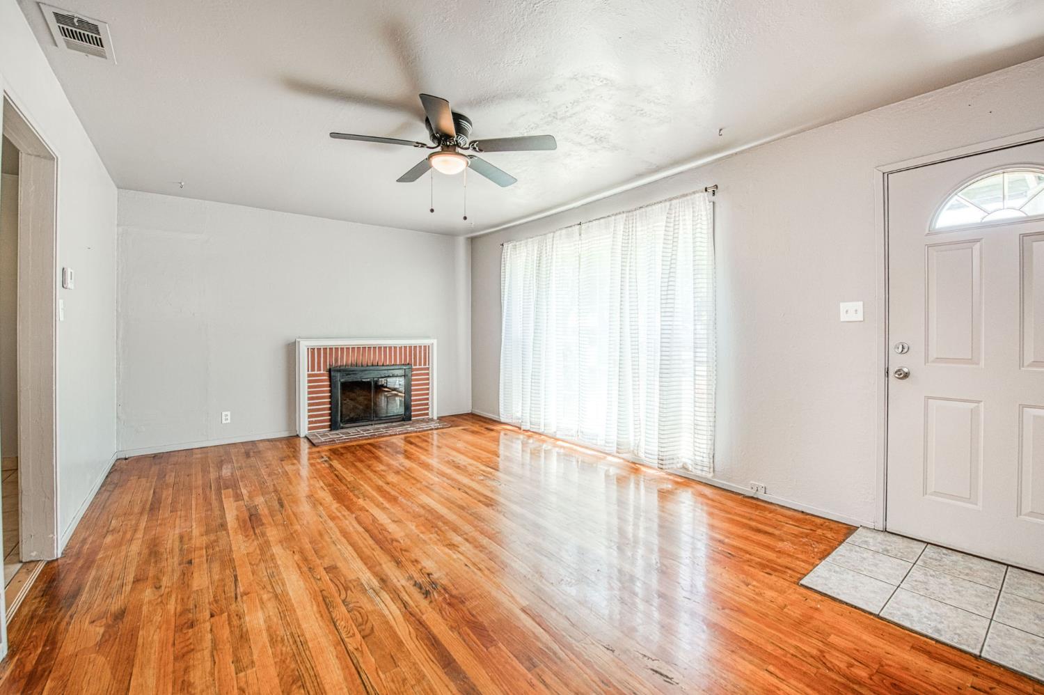 1534 W Saginaw Way, Fresno, CA 93705