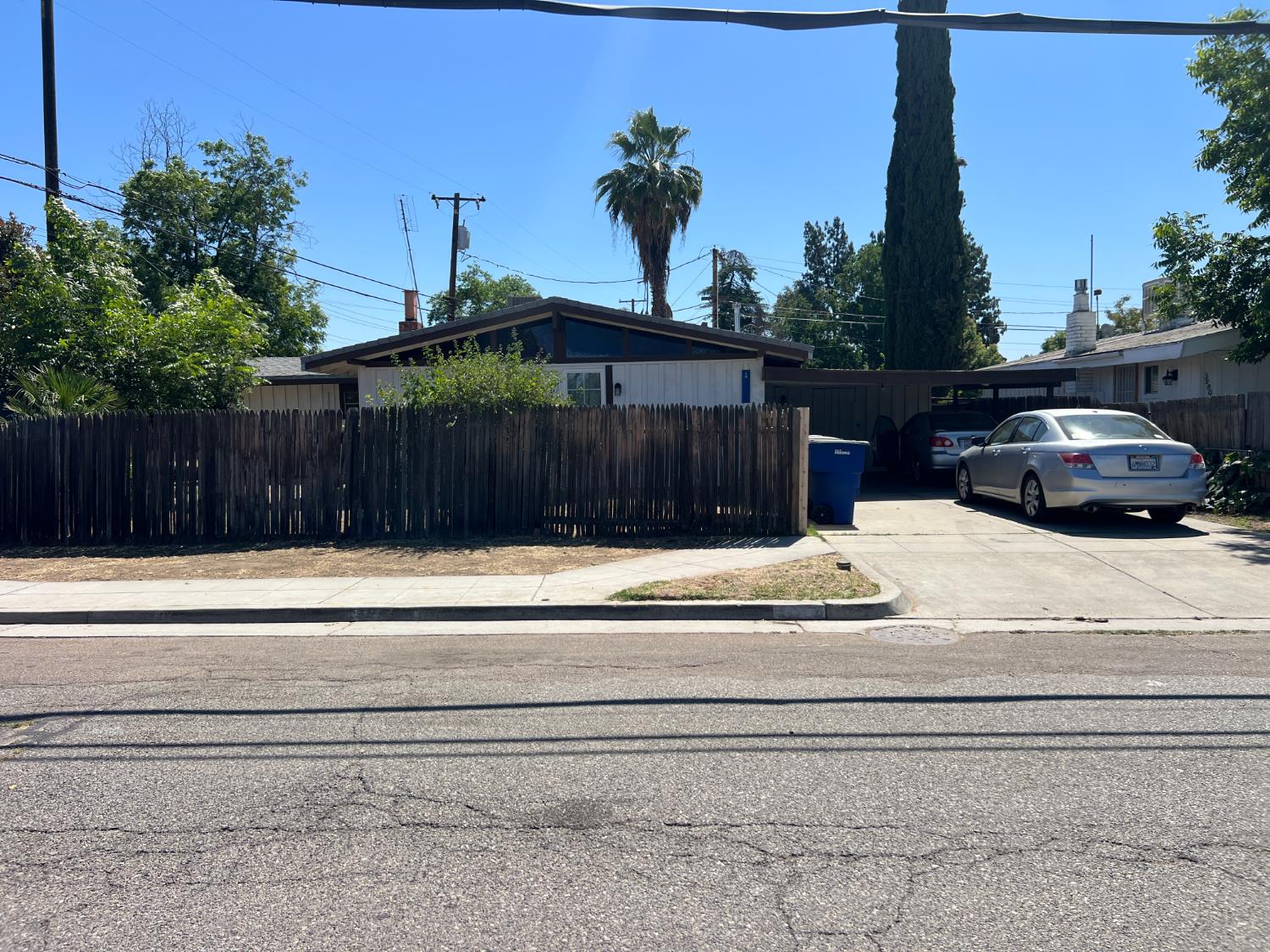 3988 N Fresno St, Fresno, CA 93726