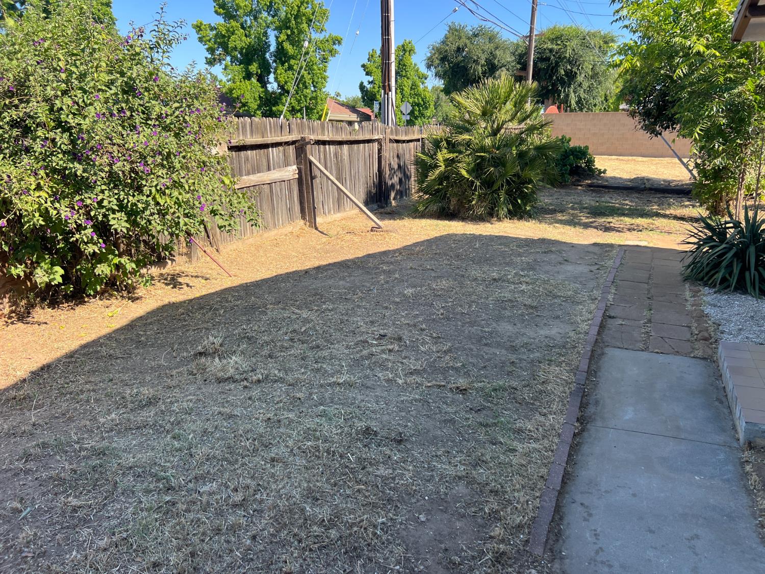 3988 N Fresno St, Fresno, CA 93726