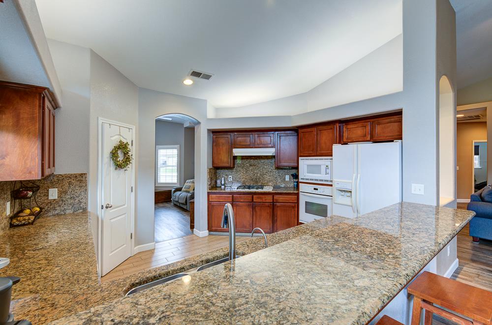 2853 N McKelvey Ave, Fresno, CA 93727