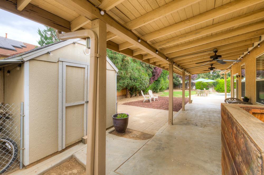 2853 N McKelvey Ave, Fresno, CA 93727