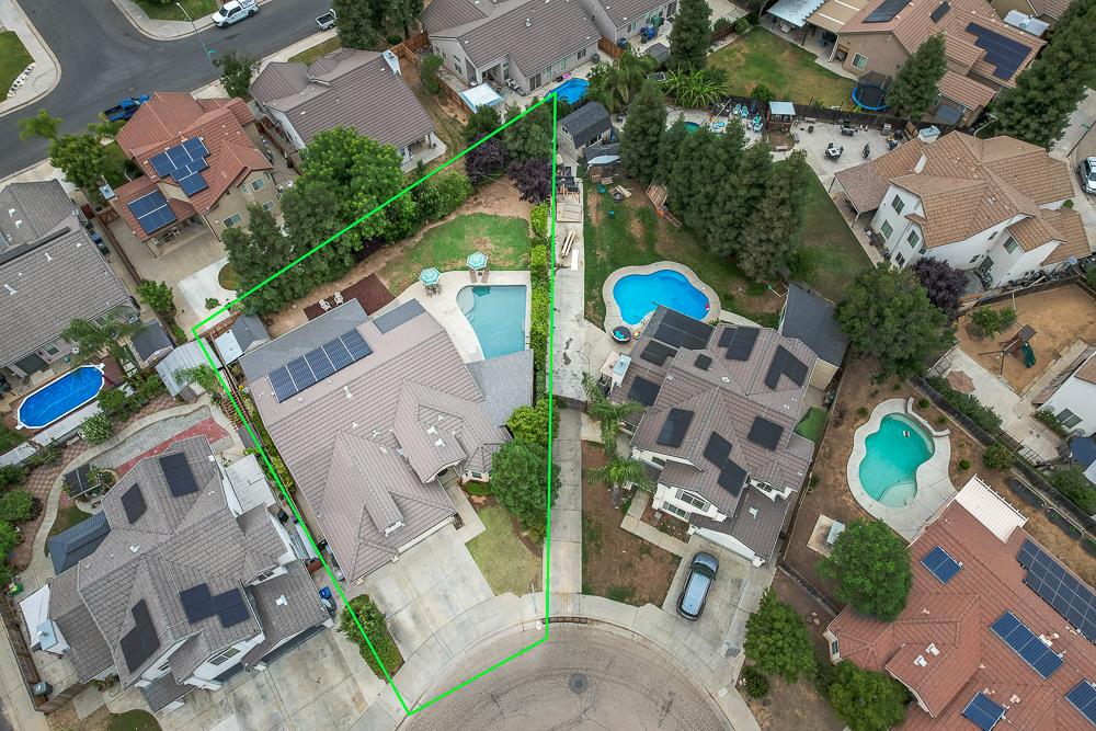 2853 N McKelvey Ave, Fresno, CA 93727