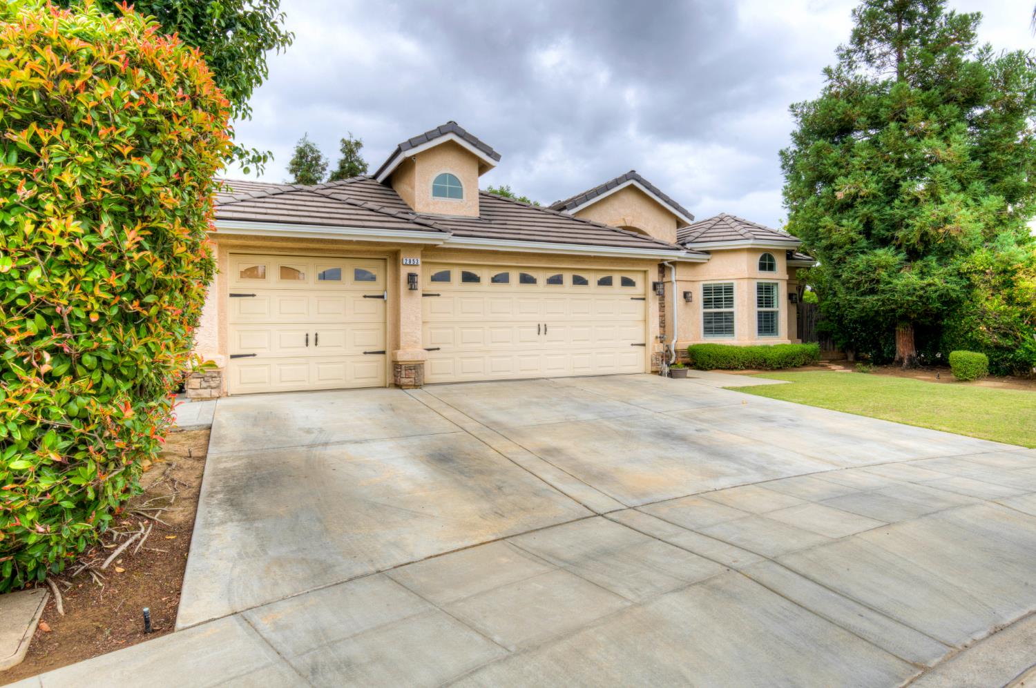 2853 N McKelvey Ave, Fresno, CA 93727
