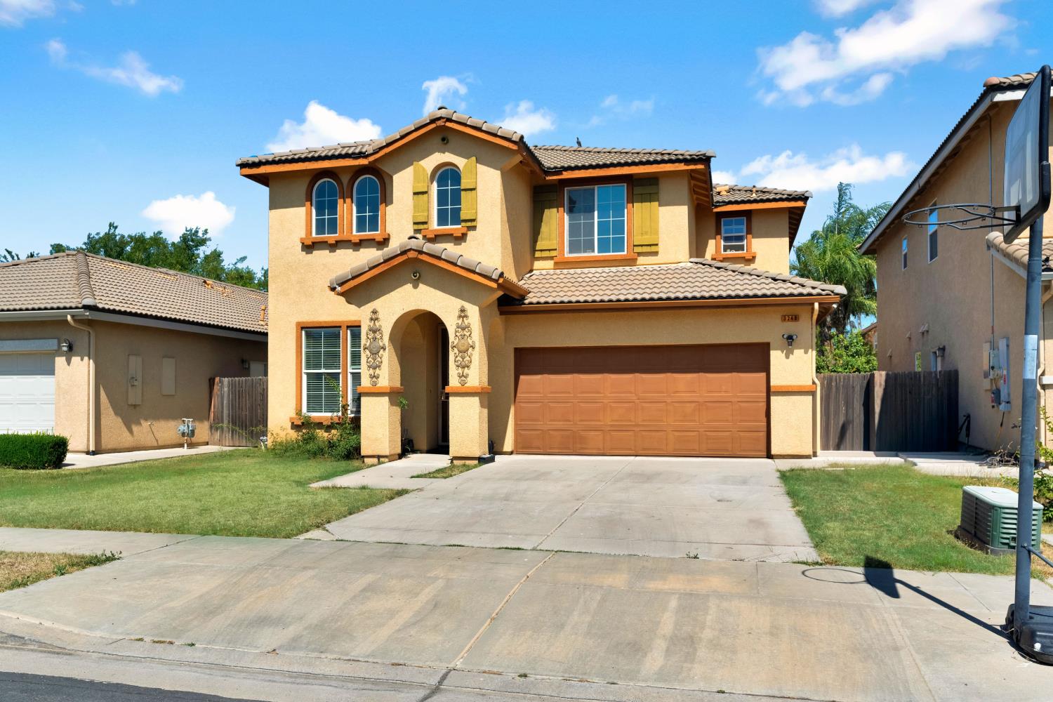 3248 N Applegate Ave, Fresno, CA 93737