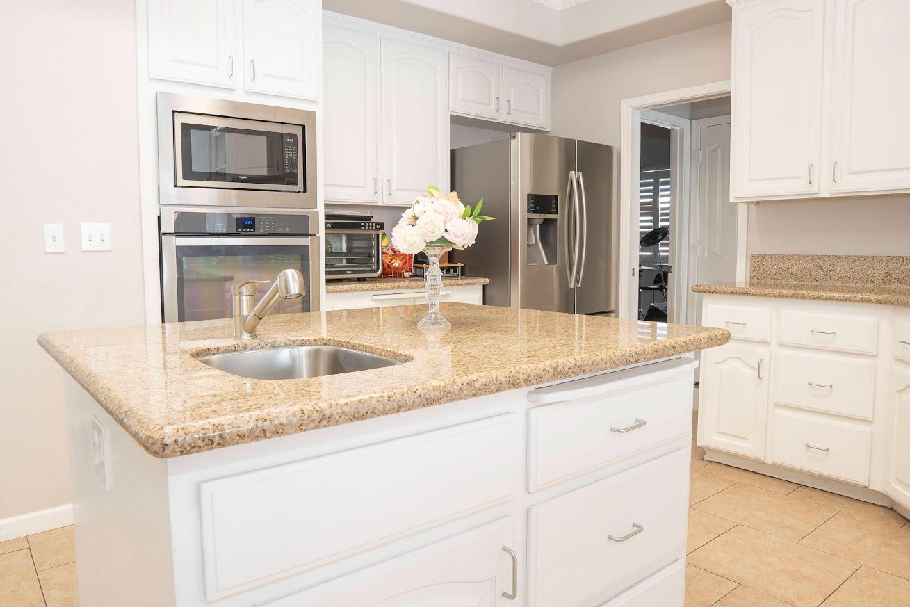 4976 W Birch Ave, Fresno, CA 93722