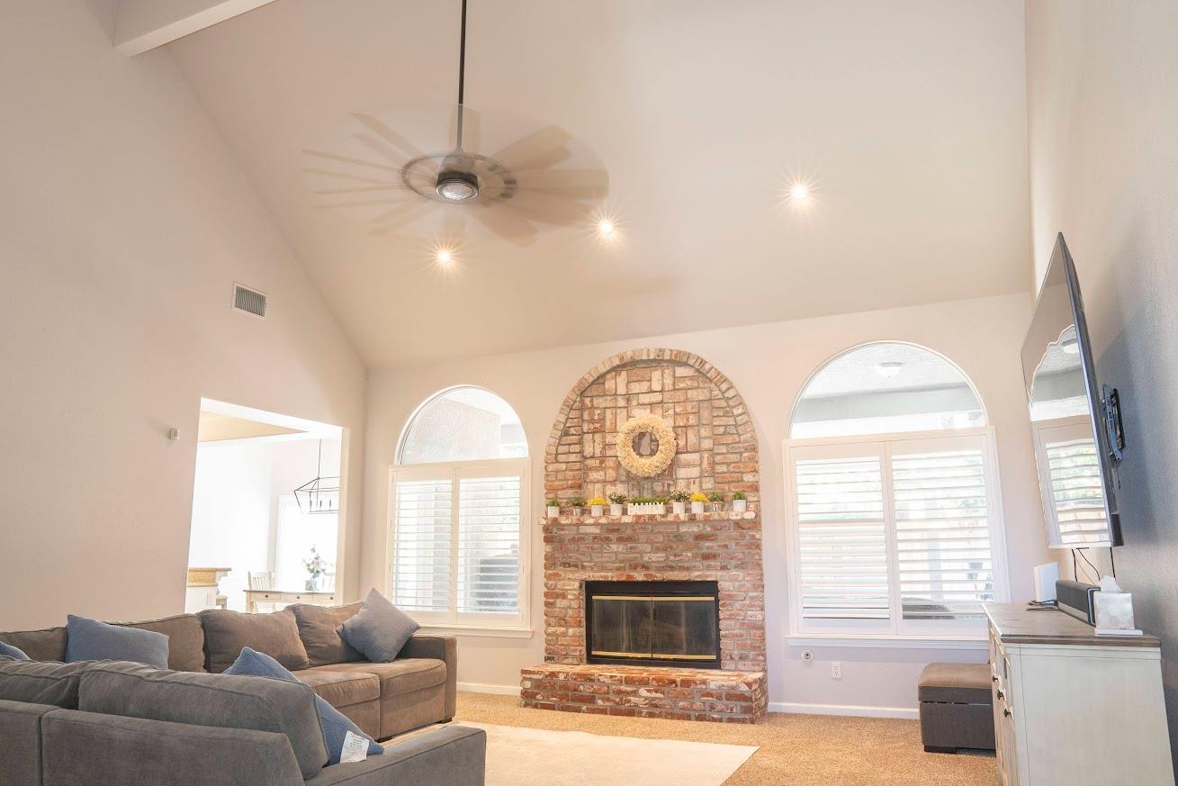4976 W Birch Ave, Fresno, CA 93722