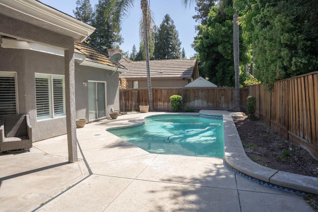 4976 W Birch Ave, Fresno, CA 93722