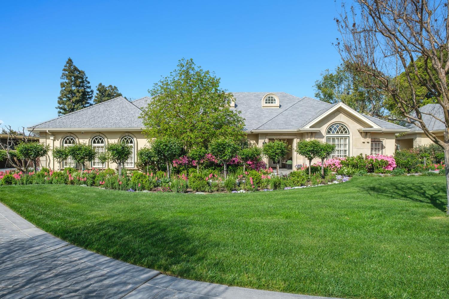 5811 N Forkner Ave, Fresno, CA 93711