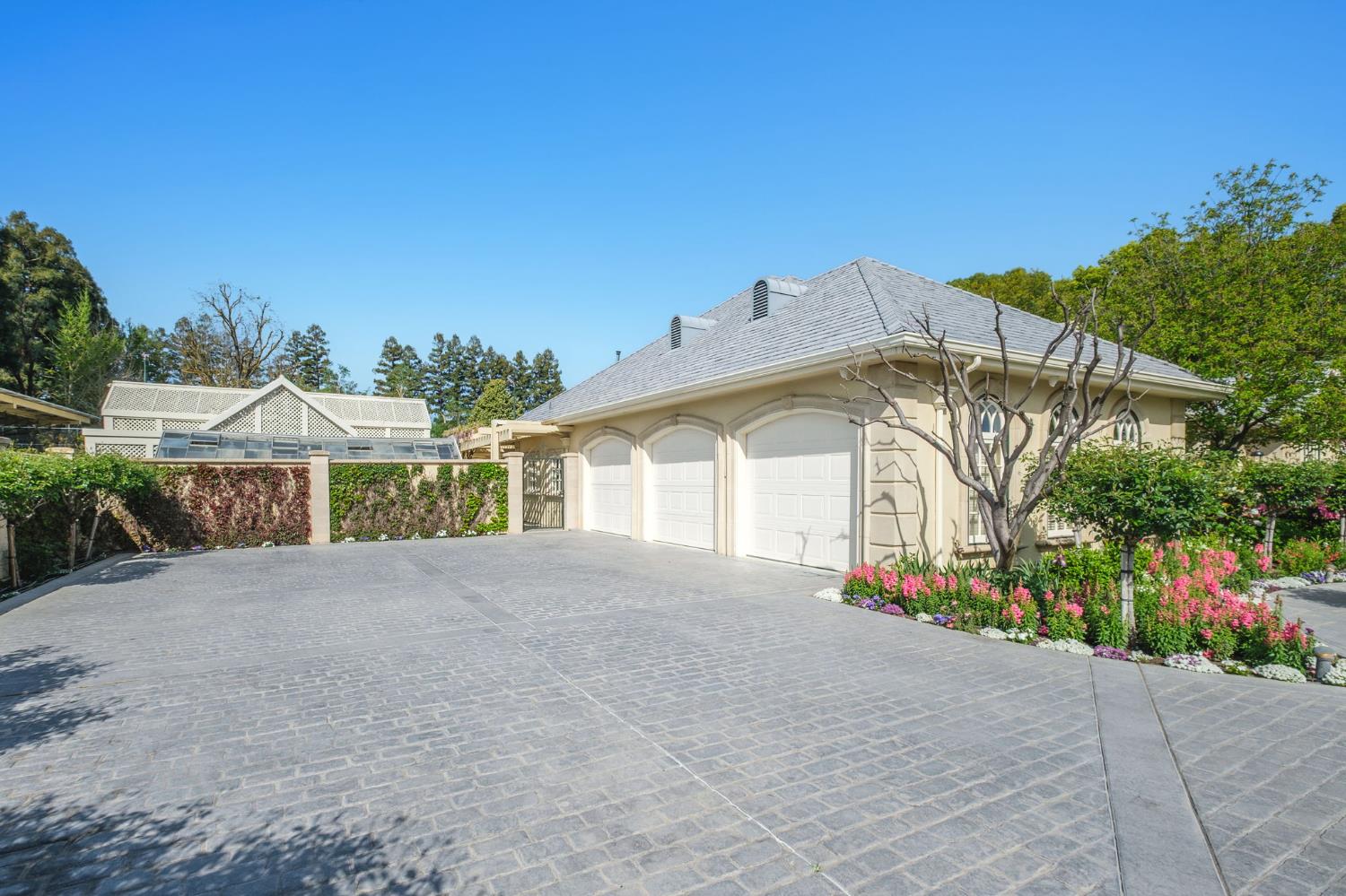 5811 N Forkner Ave, Fresno, CA 93711