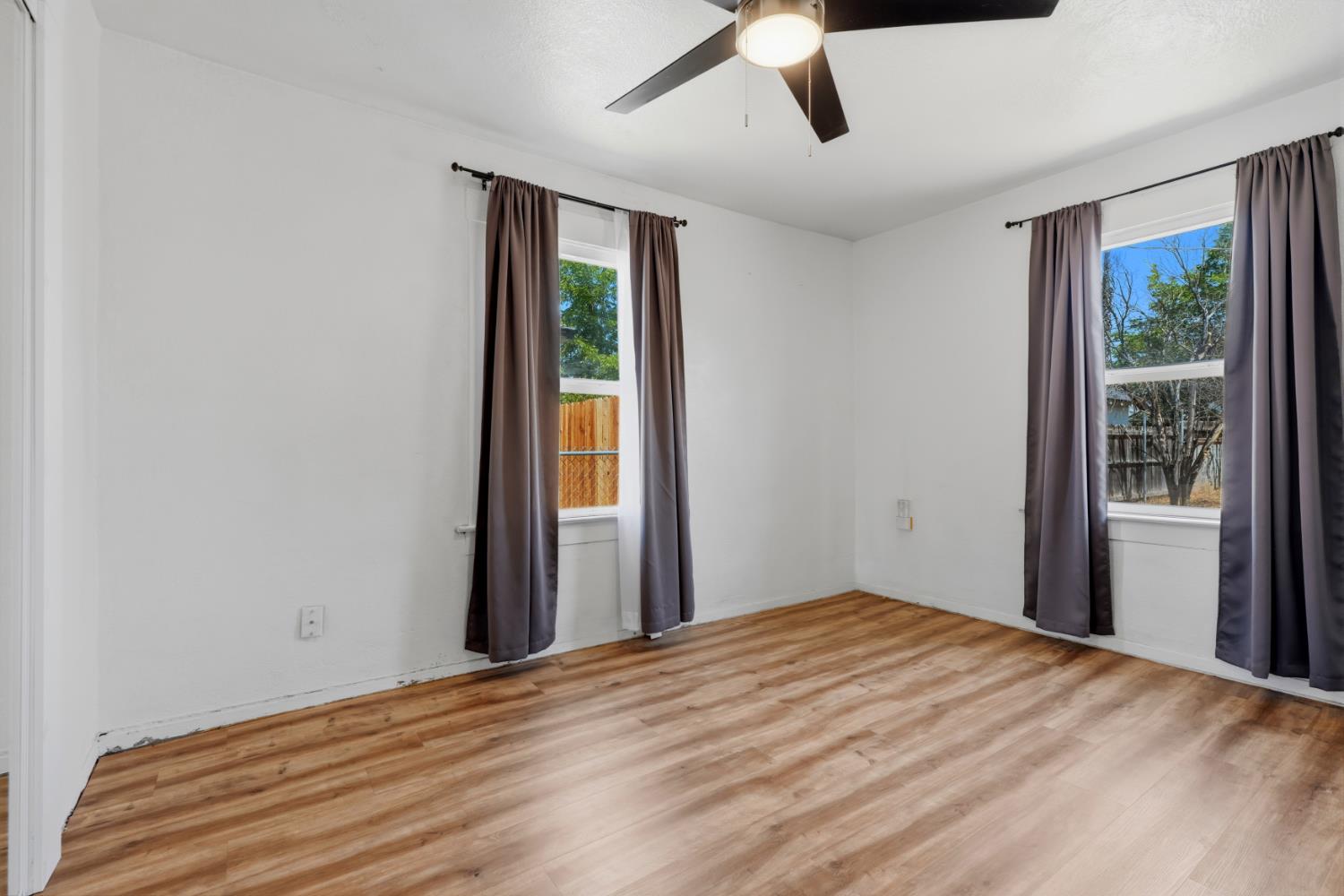 327 E Dayton Ave, Fresno, CA 93704