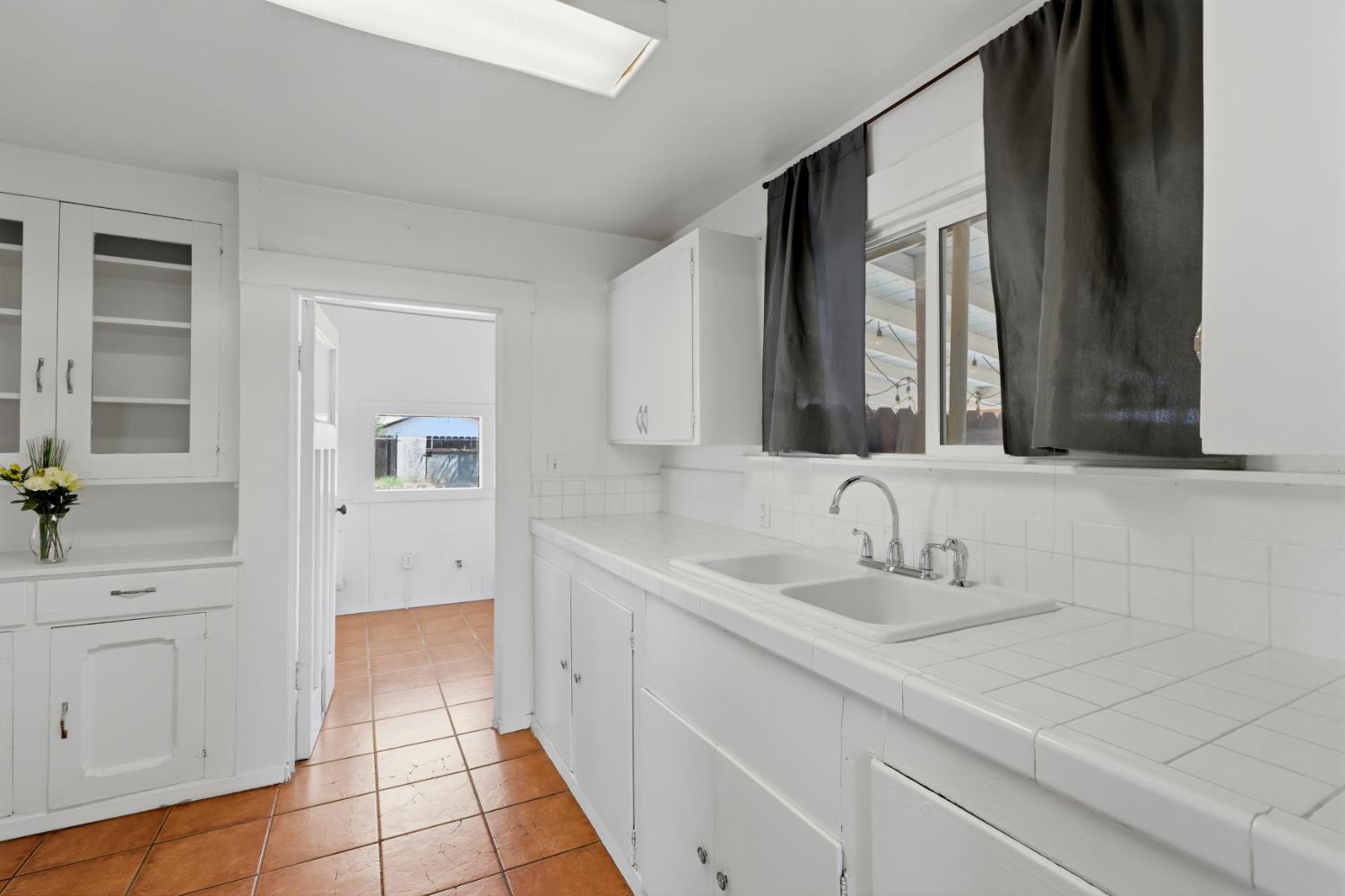 327 E Dayton Ave, Fresno, CA 93704