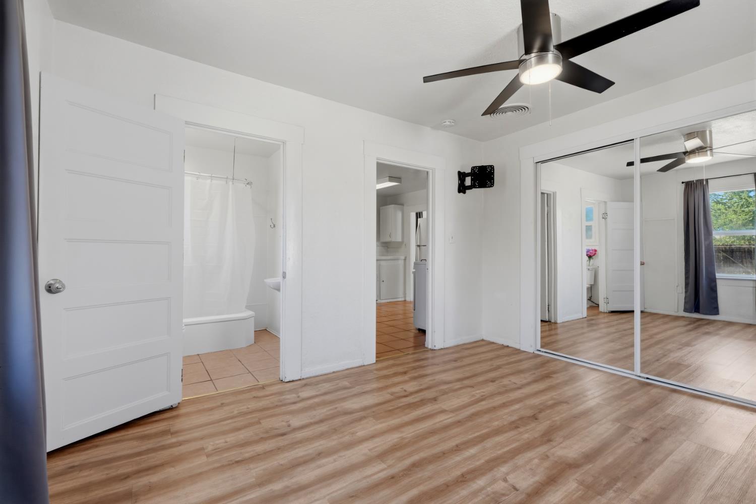 327 E Dayton Ave, Fresno, CA 93704