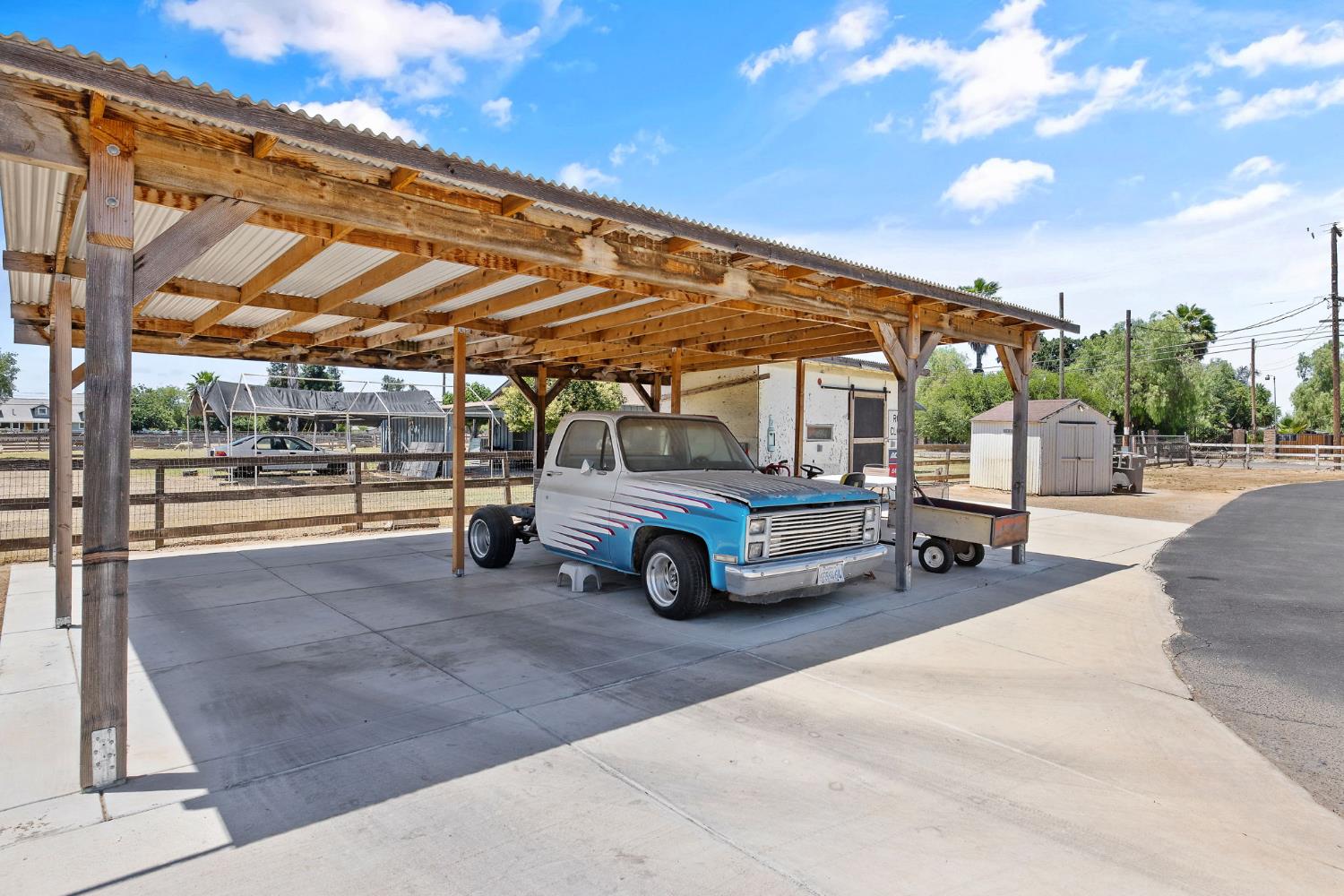 3725 W Olive Ave, Fresno, CA 93722