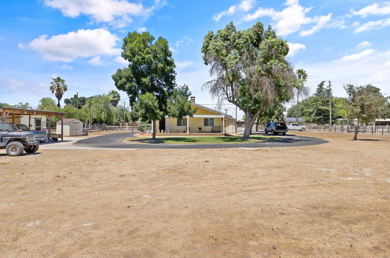 3725 W Olive Ave, Fresno, CA 93722