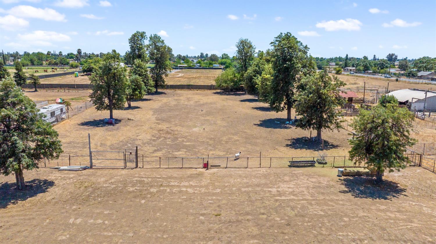 3725 W Olive Ave, Fresno, CA 93722