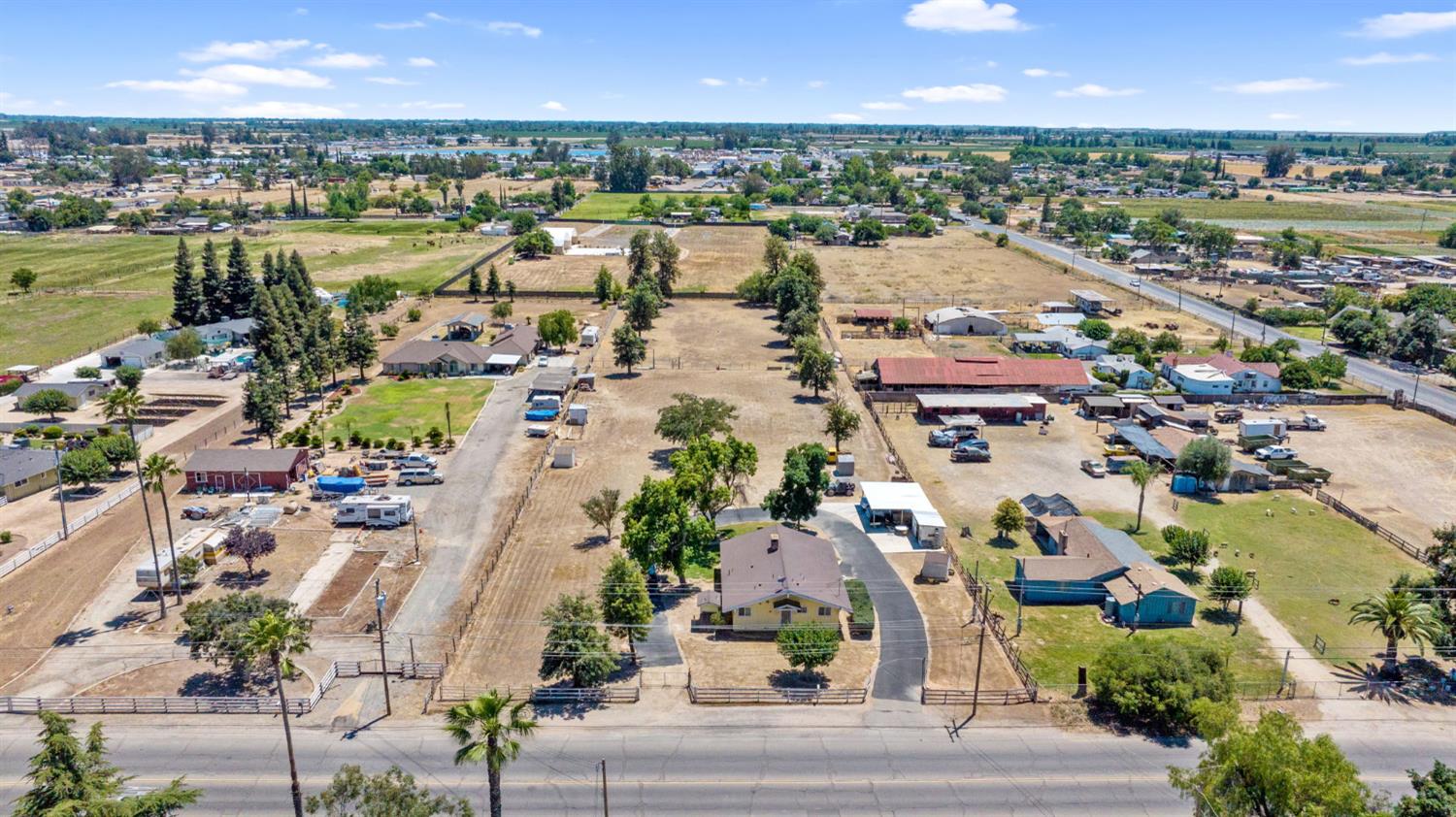 3725 W Olive Ave, Fresno, CA 93722